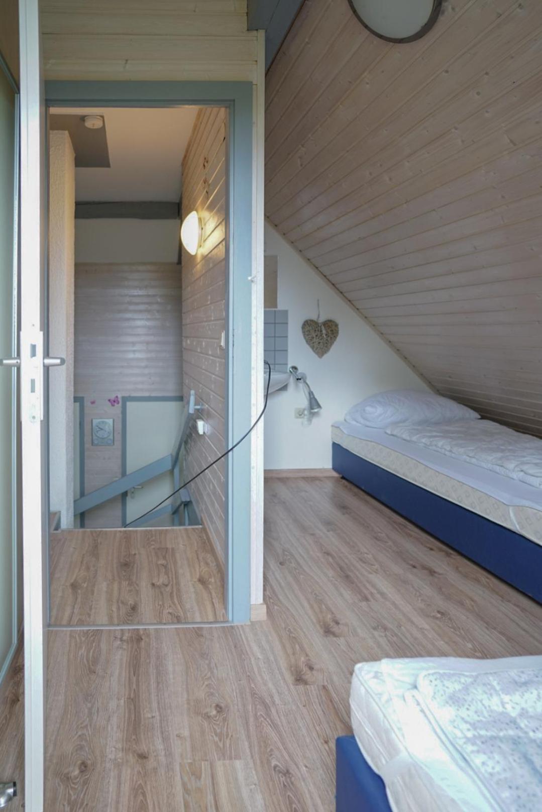 Ferienhaus "Schmetterling" Am See Im Bergland เคียร์ชไฮม์ ภายนอก รูปภาพ