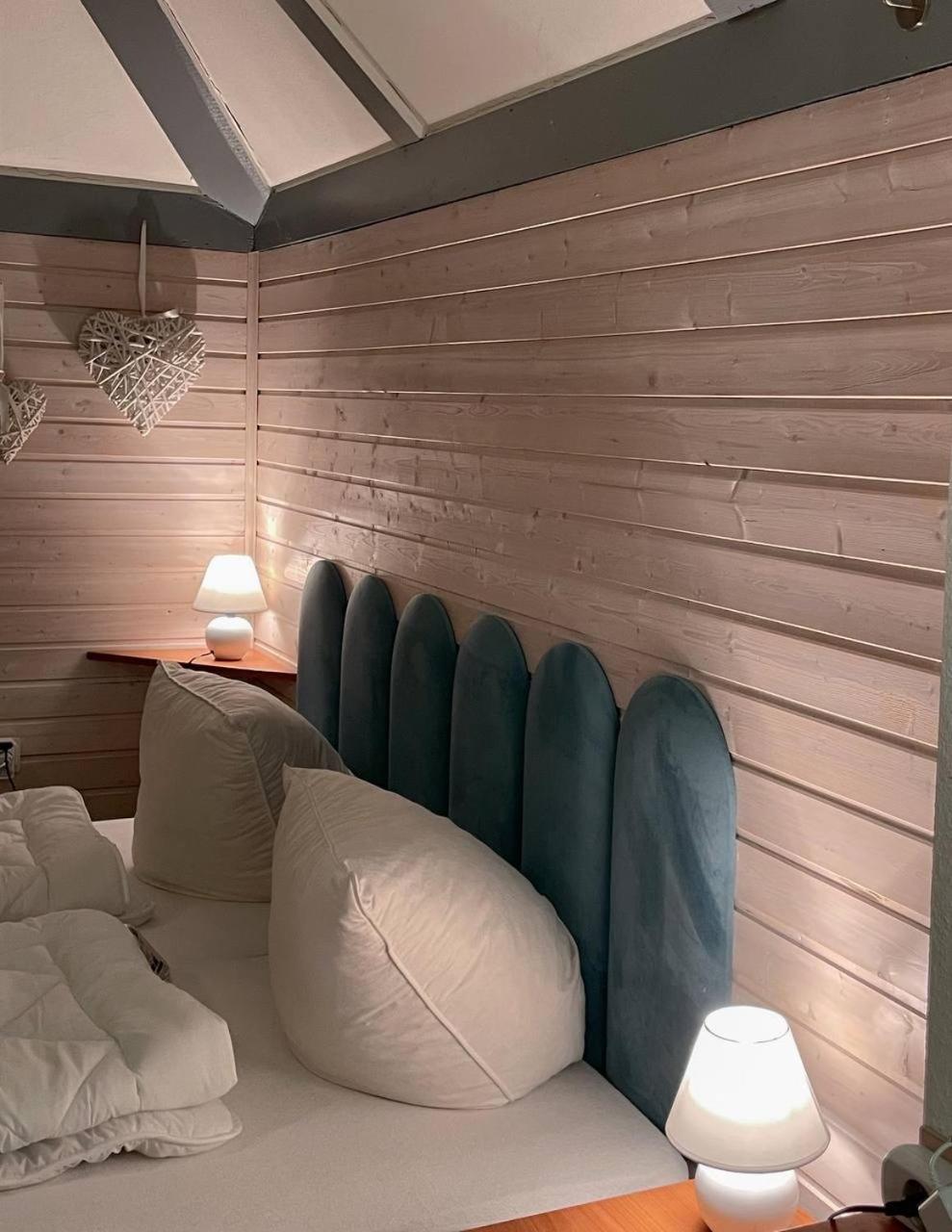 Ferienhaus "Schmetterling" Am See Im Bergland เคียร์ชไฮม์ ภายนอก รูปภาพ