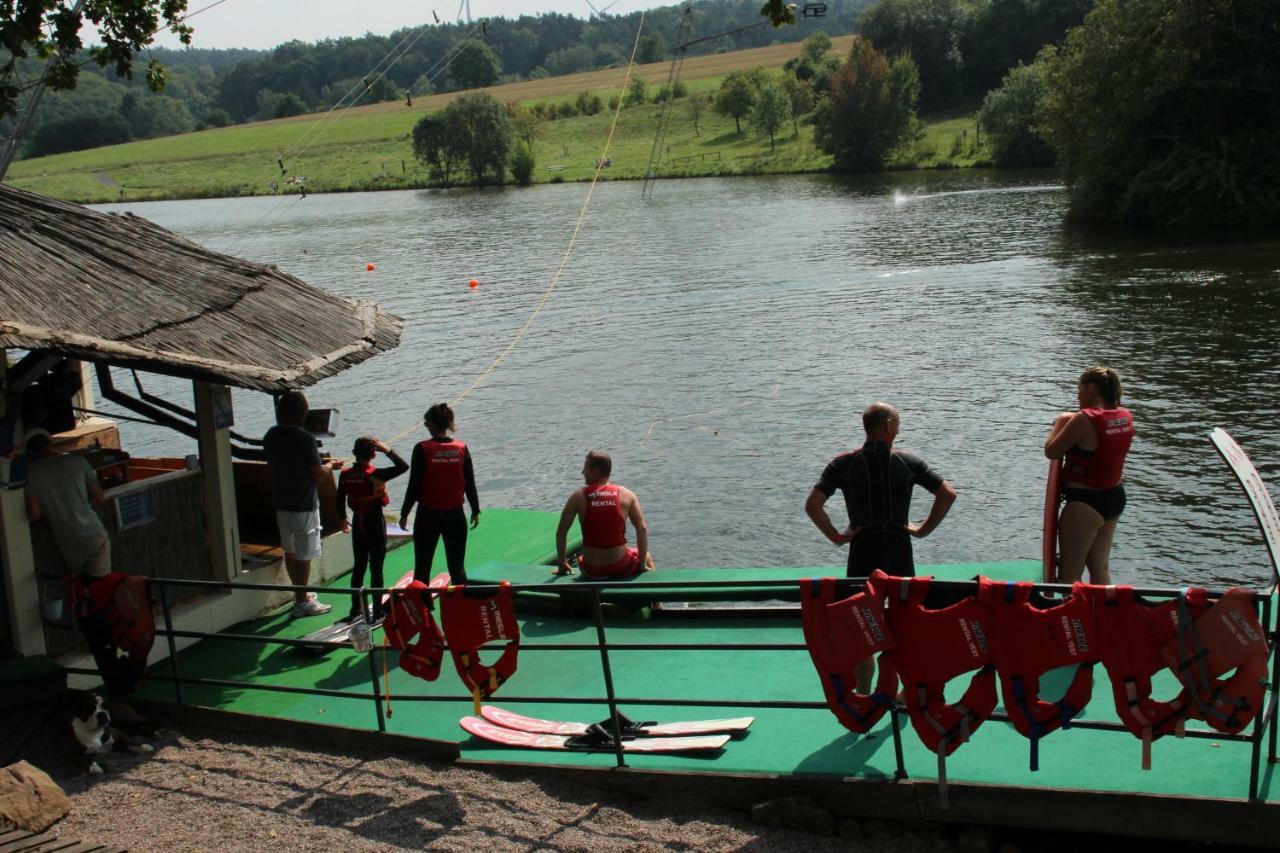 Ferienhaus "Schmetterling" Am See Im Bergland เคียร์ชไฮม์ ภายนอก รูปภาพ